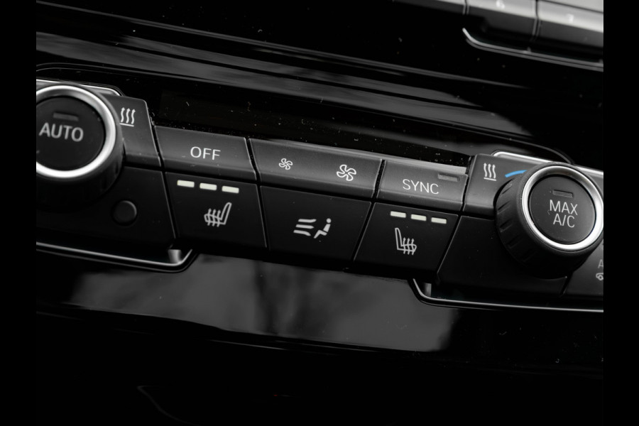 BMW X1 sDrive20i M-Sport - Pano - Trekhaak - Memoryzetel - Camera - Harman Kardon