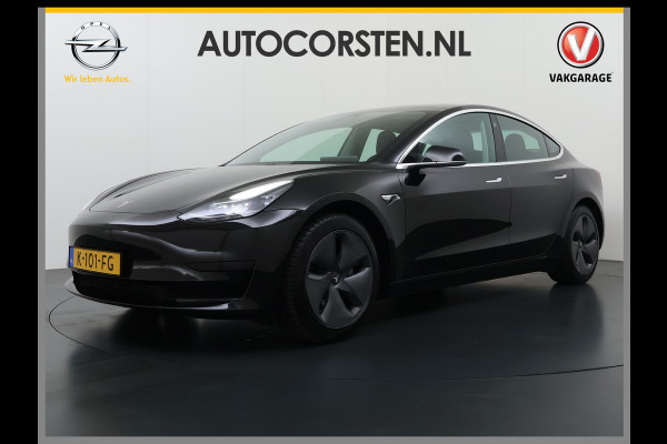 Tesla Model 3 Standard RWD Plus 60 kWh Trekhaak LFP ACCU dus 100% laden AutoPilot Leer Pano-Dak Adaptive-Cruise Camera's Elektr.-Stuur+Stoelen Navi LED DAB Voorverwarmen Keyless One-Pedal-Drive Lmv 18" 1e Eigenaar Origineel Nederlandse Auto Accu-Aandrijving-garantie t/m dec 2028/160.000km 1.000kg trekvermogen