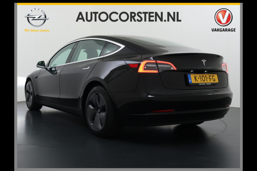 Tesla Model 3 Standard RWD Plus 60 kWh Trekhaak LFP ACCU dus 100% laden AutoPilot Leer Pano-Dak Adaptive-Cruise Camera's Elektr.-Stuur+Stoelen Navi LED DAB Voorverwarmen Keyless One-Pedal-Drive Lmv 18" 1e Eigenaar Origineel Nederlandse Auto Accu-Aandrijving-garantie t/m dec 2028/160.000km 1.000kg trekvermogen