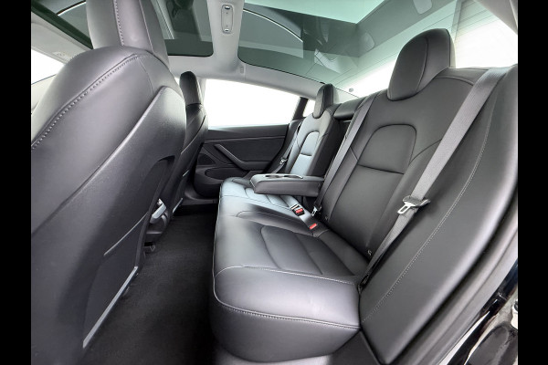 Tesla Model 3 Standard RWD Plus 60 kWh Trekhaak LFP ACCU dus 100% laden AutoPilot Leer Pano-Dak Adaptive-Cruise Camera's Elektr.-Stuur+Stoelen Navi LED DAB Voorverwarmen Keyless One-Pedal-Drive Lmv 18" 1e Eigenaar Origineel Nederlandse Auto Accu-Aandrijving-garantie t/m dec 2028/160.000km 1.000kg trekvermogen