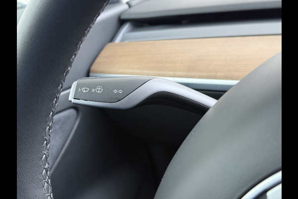Tesla Model 3 Standard RWD Plus 60 kWh Trekhaak LFP ACCU dus 100% laden AutoPilot Leer Pano-Dak Adaptive-Cruise Camera's Elektr.-Stuur+Stoelen Navi LED DAB Voorverwarmen Keyless One-Pedal-Drive Lmv 18" 1e Eigenaar Origineel Nederlandse Auto Accu-Aandrijving-garantie t/m dec 2028/160.000km 1.000kg trekvermogen