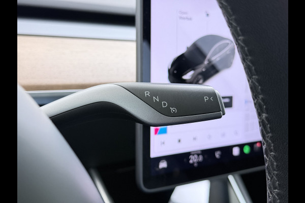 Tesla Model 3 Standard RWD Plus 60 kWh Trekhaak LFP ACCU dus 100% laden AutoPilot Leer Pano-Dak Adaptive-Cruise Camera's Elektr.-Stuur+Stoelen Navi LED DAB Voorverwarmen Keyless One-Pedal-Drive Lmv 18" 1e Eigenaar Origineel Nederlandse Auto Accu-Aandrijving-garantie t/m dec 2028/160.000km 1.000kg trekvermogen