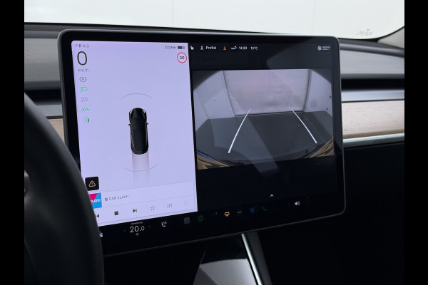 Tesla Model 3 Standard RWD Plus 60 kWh Trekhaak LFP ACCU dus 100% laden AutoPilot Leer Pano-Dak Adaptive-Cruise Camera's Elektr.-Stuur+Stoelen Navi LED DAB Voorverwarmen Keyless One-Pedal-Drive Lmv 18" 1e Eigenaar Origineel Nederlandse Auto Accu-Aandrijving-garantie t/m dec 2028/160.000km 1.000kg trekvermogen