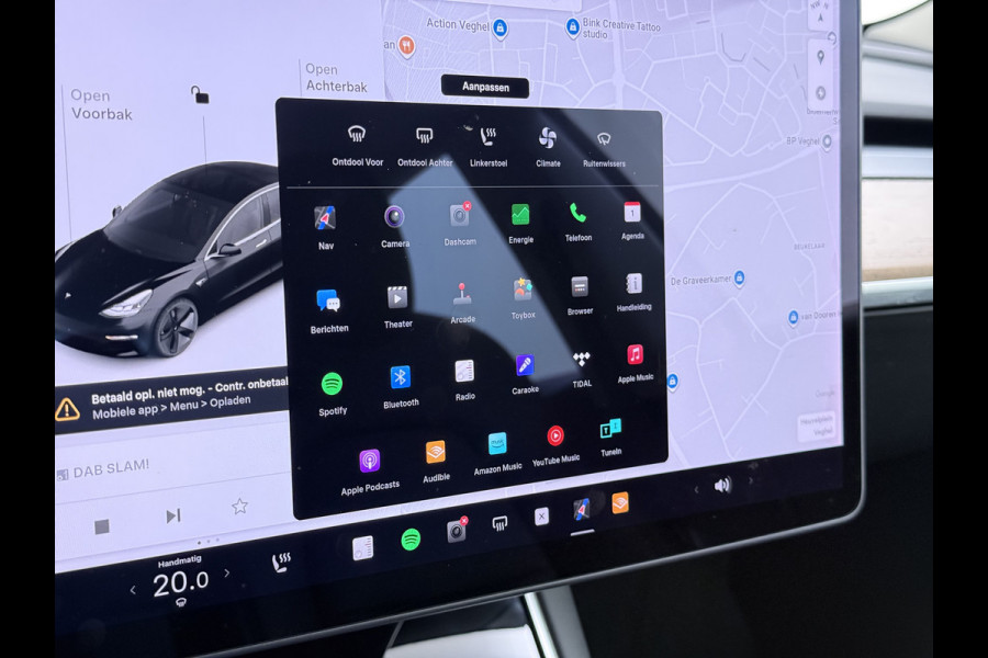 Tesla Model 3 Standard RWD Plus 60 kWh Trekhaak LFP ACCU dus 100% laden AutoPilot Leer Pano-Dak Adaptive-Cruise Camera's Elektr.-Stuur+Stoelen Navi LED DAB Voorverwarmen Keyless One-Pedal-Drive Lmv 18" 1e Eigenaar Origineel Nederlandse Auto Accu-Aandrijving-garantie t/m dec 2028/160.000km 1.000kg trekvermogen