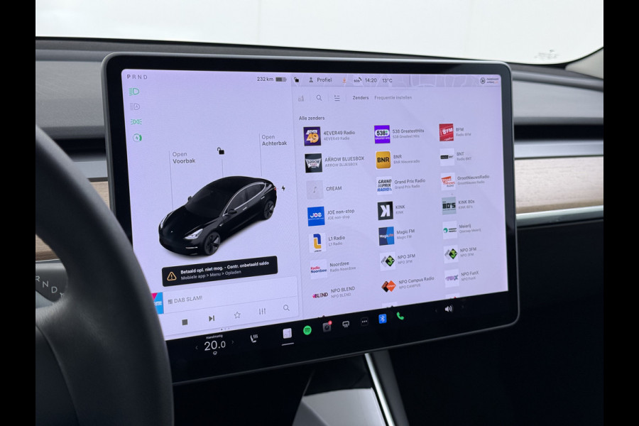 Tesla Model 3 Standard RWD Plus 60 kWh Trekhaak LFP ACCU dus 100% laden AutoPilot Leer Pano-Dak Adaptive-Cruise Camera's Elektr.-Stuur+Stoelen Navi LED DAB Voorverwarmen Keyless One-Pedal-Drive Lmv 18" 1e Eigenaar Origineel Nederlandse Auto Accu-Aandrijving-garantie t/m dec 2028/160.000km 1.000kg trekvermogen