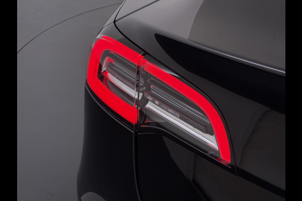 Tesla Model 3 Standard RWD Plus 60 kWh Trekhaak LFP ACCU dus 100% laden AutoPilot Leer Pano-Dak Adaptive-Cruise Camera's Elektr.-Stuur+Stoelen Navi LED DAB Voorverwarmen Keyless One-Pedal-Drive Lmv 18" 1e Eigenaar Origineel Nederlandse Auto Accu-Aandrijving-garantie t/m dec 2028/160.000km 1.000kg trekvermogen