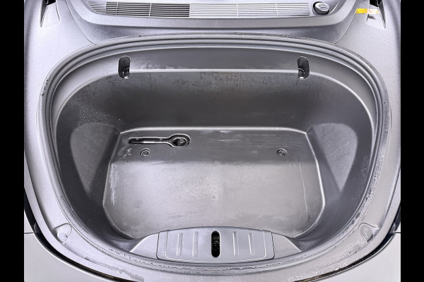 Tesla Model 3 Standard RWD Plus 60 kWh Trekhaak LFP ACCU dus 100% laden AutoPilot Leer Pano-Dak Adaptive-Cruise Camera's Elektr.-Stuur+Stoelen Navi LED DAB Voorverwarmen Keyless One-Pedal-Drive Lmv 18" 1e Eigenaar Origineel Nederlandse Auto Accu-Aandrijving-garantie t/m dec 2028/160.000km 1.000kg trekvermogen