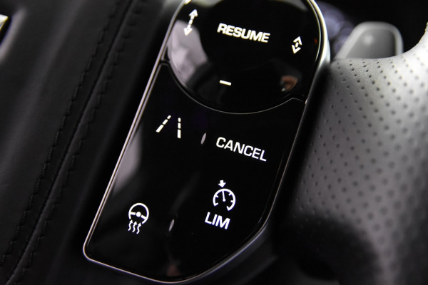 Land Rover Range Rover Evoque 2.0 P200 AWD R-Dynamic SE *Panoramadak*Zwart Matte Wrap*UNIEK*