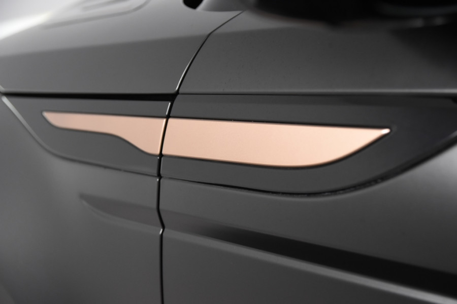 Land Rover Range Rover Evoque 2.0 P200 AWD R-Dynamic SE *Panoramadak*Zwart Matte Wrap*UNIEK*