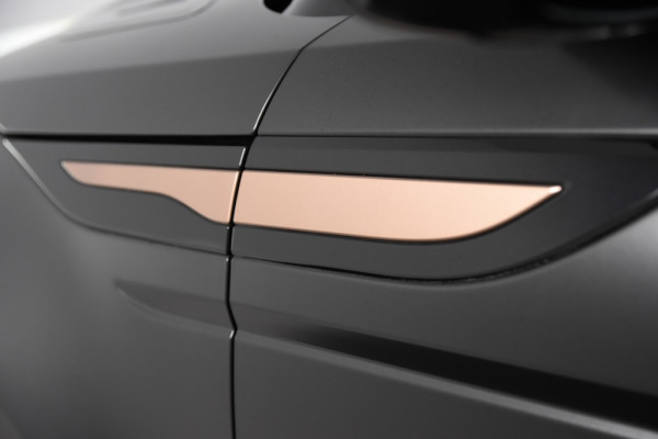 Land Rover Range Rover Evoque 2.0 P200 AWD R-Dynamic SE *Panoramadak*Zwart Matte Wrap*UNIEK*