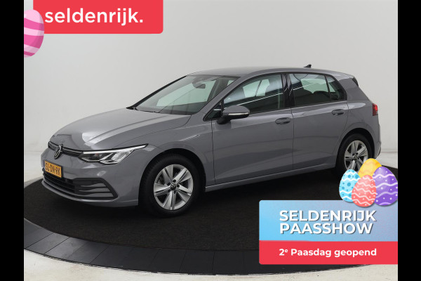 Volkswagen Golf 1.0 eTSI Life | Camera | Carplay | Navigatie | Sfeerverlichting | Parkeerhulp | Adaptive cruise | Digital Cockpit | Climate control | Bluetooth | Full LED