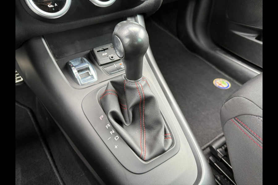 Alfa Romeo Giulietta 1.4 Turbo MultiAir Super - Automaat - Navi - Trekhaak - Climate - Xenon