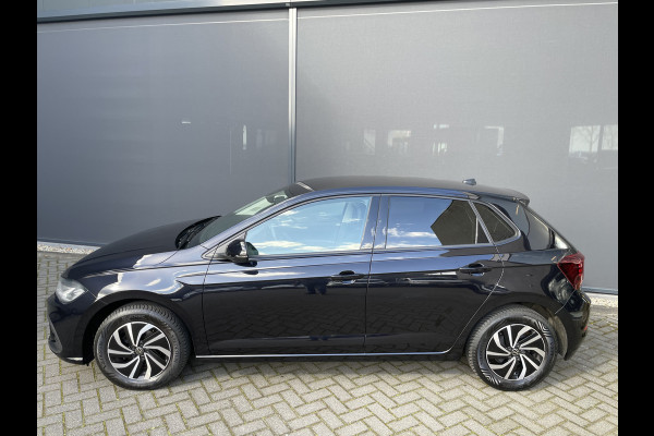 Volkswagen Polo 1.0 TSI Life Airco - Apple carplay - Navigatie - Parkeersensoren - Bluetooth - Cruise control - Led verlichting - Licht metalen velgen 15 inch - Radio - Start/stop systeem - Stuur leder - Stuur multfunctioneel