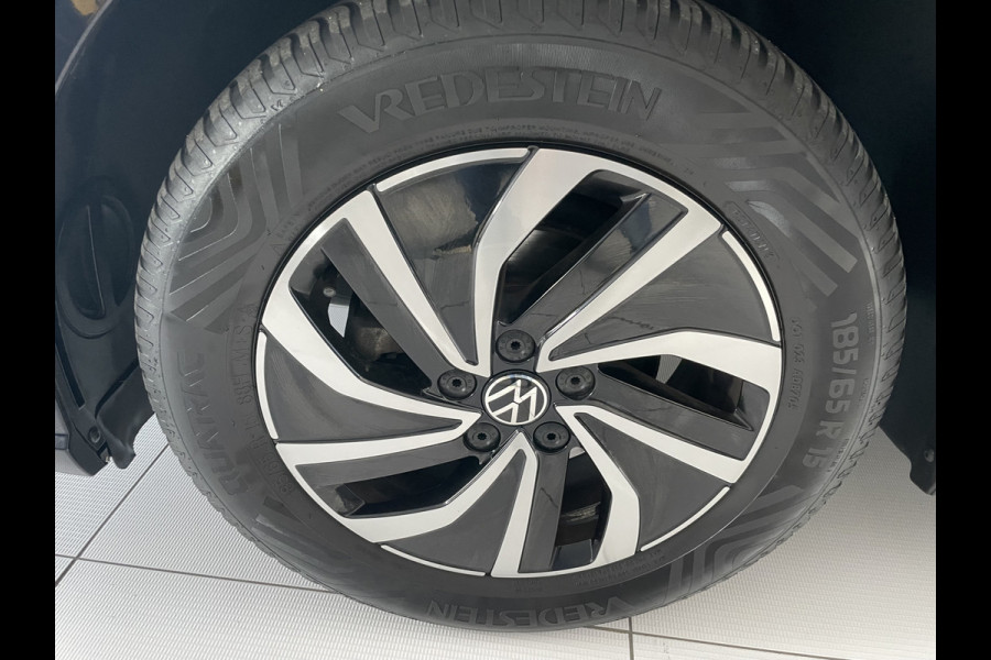Volkswagen Polo 1.0 TSI Life Airco - Apple carplay - Navigatie - Parkeersensoren - Bluetooth - Cruise control - Led verlichting - Licht metalen velgen 15 inch - Radio - Start/stop systeem - Stuur leder - Stuur multfunctioneel