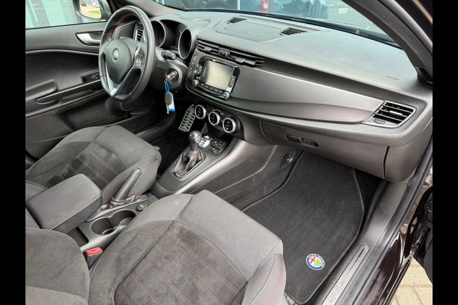 Alfa Romeo Giulietta 1.4 Turbo MultiAir Super - Automaat - Navi - Trekhaak - Climate - Xenon