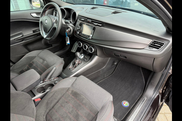 Alfa Romeo Giulietta 1.4 Turbo MultiAir Super - Automaat - Navi - Trekhaak - Climate - Xenon