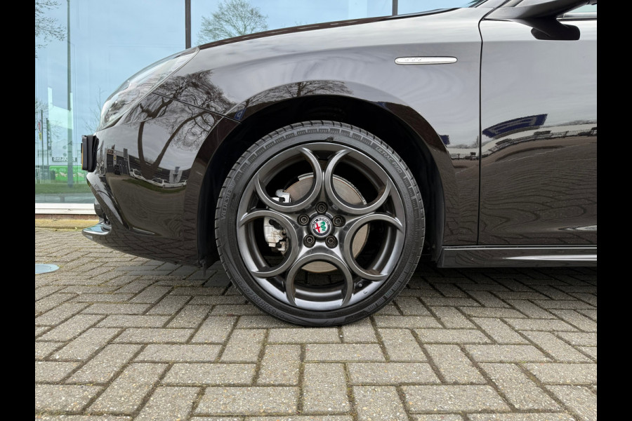 Alfa Romeo Giulietta 1.4 Turbo MultiAir Super - Automaat - Navi - Trekhaak - Climate - Xenon