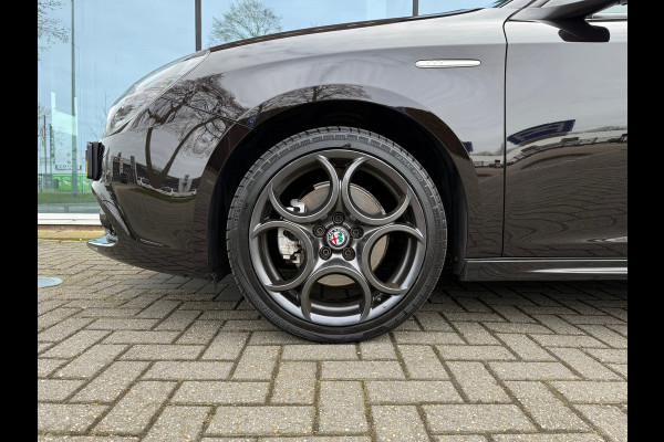 Alfa Romeo Giulietta 1.4 Turbo MultiAir Super - Automaat - Navi - Trekhaak - Climate - Xenon