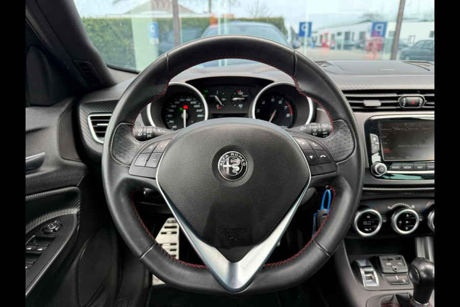 Alfa Romeo Giulietta 1.4 Turbo MultiAir Super - Automaat - Navi - Trekhaak - Climate - Xenon