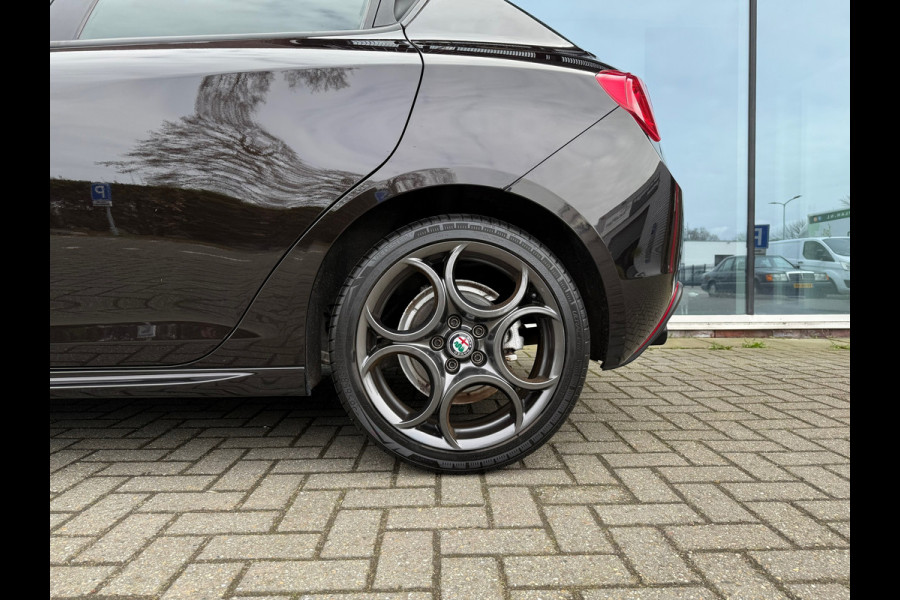 Alfa Romeo Giulietta 1.4 Turbo MultiAir Super - Automaat - Navi - Trekhaak - Climate - Xenon