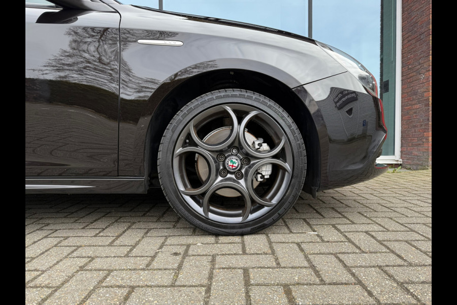 Alfa Romeo Giulietta 1.4 Turbo MultiAir Super - Automaat - Navi - Trekhaak - Climate - Xenon