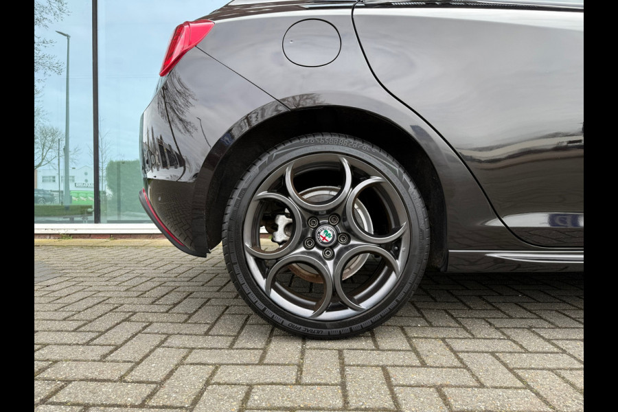 Alfa Romeo Giulietta 1.4 Turbo MultiAir Super - Automaat - Navi - Trekhaak - Climate - Xenon