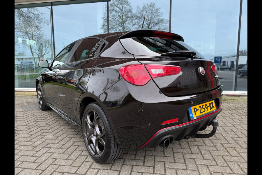 Alfa Romeo Giulietta 1.4 Turbo MultiAir Super - Automaat - Navi - Trekhaak - Climate - Xenon