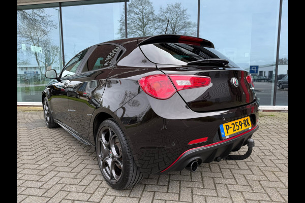 Alfa Romeo Giulietta 1.4 Turbo MultiAir Super - Automaat - Navi - Trekhaak - Climate - Xenon