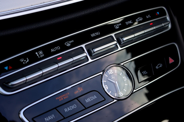 Mercedes-Benz E-Klasse Cabrio 200 AMG Line | Airscarf | Distronic Pro | Camera | Nappa Leder | Sfeerverlichting | High Perf. LED | Apple Carplay / Android Auto |