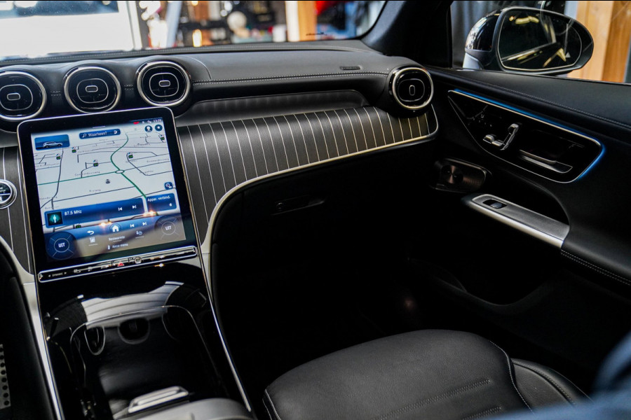 Mercedes-Benz GLC 400e | 381pk | AMG Pakket | Panoramadak | BTW INCL | Luchtvering | 4-wielbesturing | Burmester | Stoelkoe