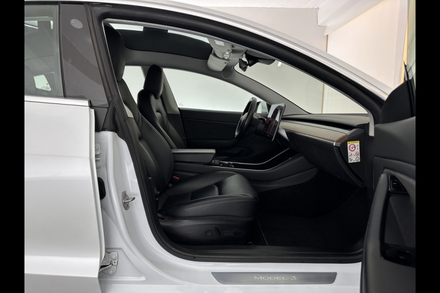 Tesla Model 3 Long Range AWD 75 kWh [ 3-Fase ] (INCL-BTW) Aut. *PANO | AUTOPILOT | LEATHER | KEYLESS | FULL-LED | MEMORY-PACK | TOPVIEW | DAB | CARPLAY | DIGI-COCKPIT | LANE-ASSIST | COMFORTSEATS | 19"ALU*