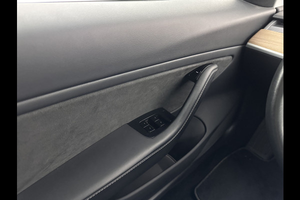 Tesla Model 3 Long Range AWD 75 kWh [ 3-Fase ] (INCL-BTW) Aut. *PANO | AUTOPILOT | LEATHER | KEYLESS | FULL-LED | MEMORY-PACK | TOPVIEW | DAB | CARPLAY | DIGI-COCKPIT | LANE-ASSIST | COMFORTSEATS | 19"ALU*