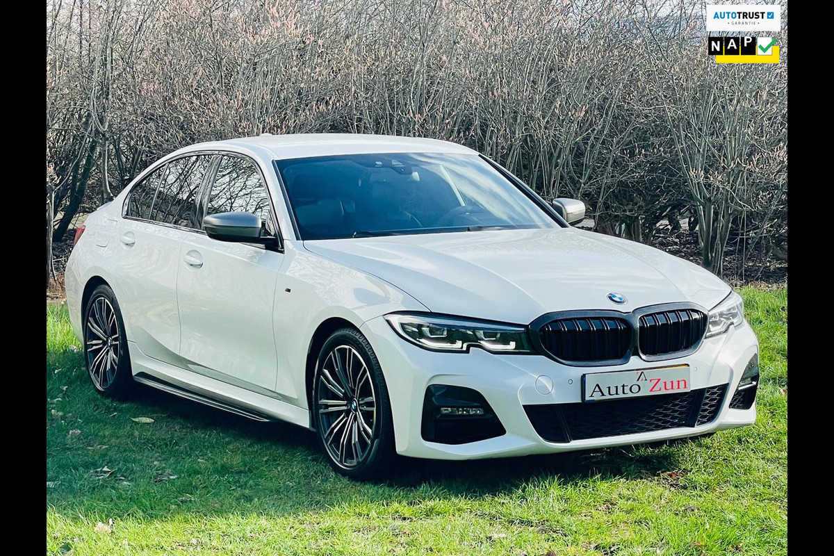 BMW 3-serie 320i Business Edition M Sport pakket Automaat Navi CarPlay Carbon pakket/NL Auto