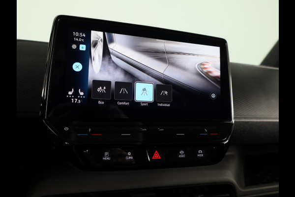 Volkswagen ID. Buzz Cargo 77 kWh 204 pk | Navigatie via App | SOH 97% | Trekhaak (wegklapbaar) | Partkeersensoren | Achteruitrijcamera | Stoelverwarming |