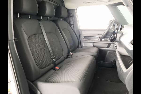 Volkswagen ID. Buzz Cargo 77 kWh 204 pk | Navigatie via App | SOH 97% | Trekhaak (wegklapbaar) | Partkeersensoren | Achteruitrijcamera | Stoelverwarming |