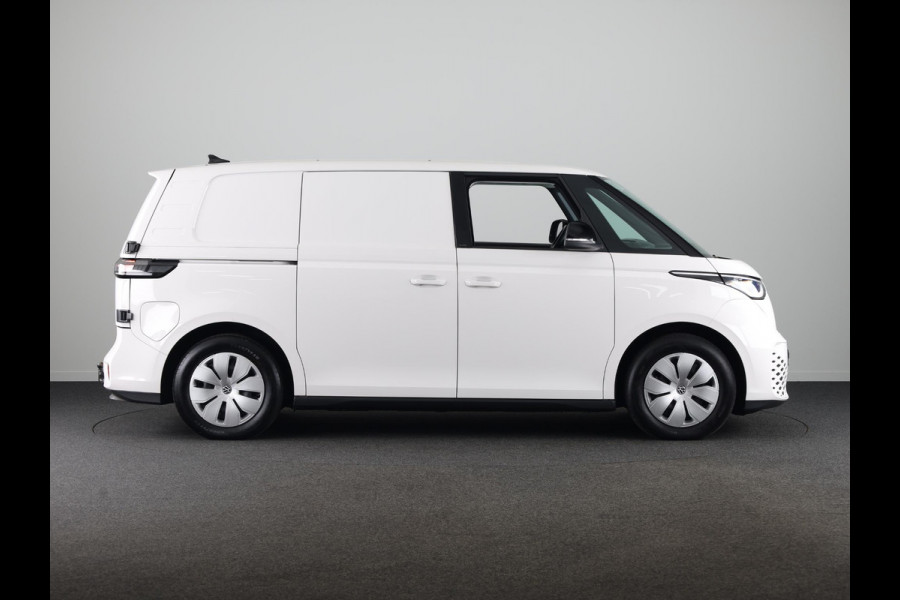 Volkswagen ID. Buzz Cargo 77 kWh 204 pk | Navigatie via App | SOH 97% | Trekhaak (wegklapbaar) | Partkeersensoren | Achteruitrijcamera | Stoelverwarming |