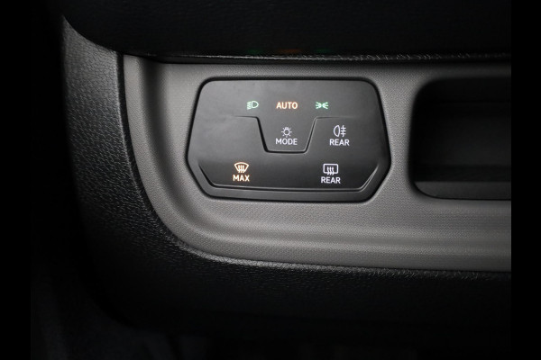 Volkswagen ID. Buzz Cargo 77 kWh 204 pk | Navigatie via App | SOH 97% | Trekhaak (wegklapbaar) | Partkeersensoren | Achteruitrijcamera | Stoelverwarming |