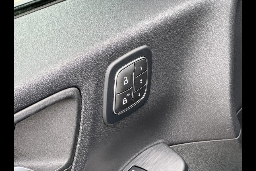 Ford Kuga 2.5 PHEV ST-Line X | 243pk | Driver Assistance Pack | Winterpack | Wegklapbare Trekhaak | Technology Pack | Dessert Island Blue