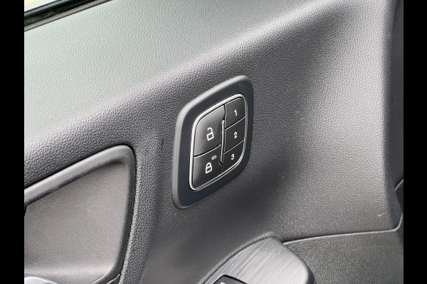 Ford Kuga 2.5 PHEV ST-Line X | 243pk | Driver Assistance Pack | Winterpack | Wegklapbare Trekhaak | Technology Pack | Dessert Island Blue