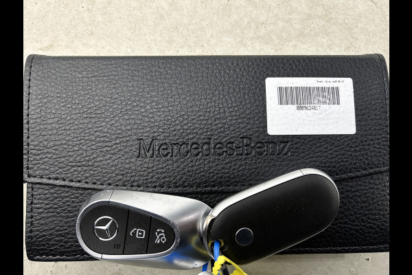 Mercedes-Benz E-Klasse Estate 300 e AMG Plug-In Hybride | AMG Line | Night Pakket | Trekhaak | MBUX Superscreen | Panoramadak | 20 Inch AMG velgen | Inclusief 24 maanden MB Certified garantie voor Europa.