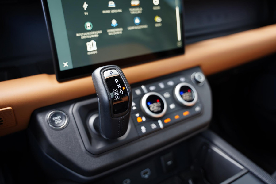 Land Rover Defender 110 P400 E X-Dynamic HSE VERKOCHT