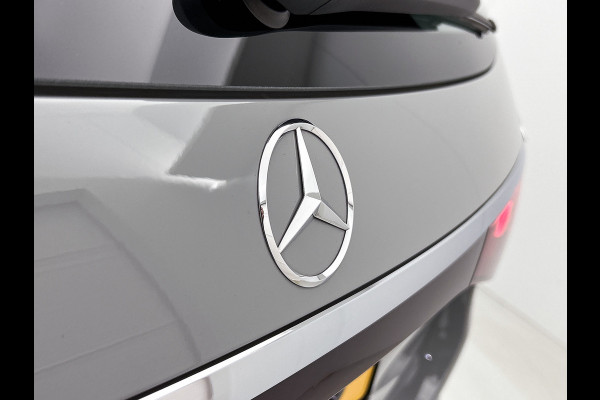 Mercedes-Benz E-Klasse Estate 300 e AMG Plug-In Hybride | AMG Line | Night Pakket | Trekhaak | MBUX Superscreen | Panoramadak | 20 Inch AMG velgen | Inclusief 24 maanden MB Certified garantie voor Europa.