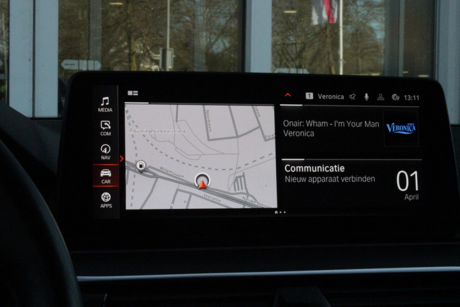 BMW 5 Serie Touring 530e 292PK xDrive M-SPORT BUSINESS EDITION PLUS | PANORAMA SCHUIF/KANTEL DAK | HARMAN KARDON AUDIO SYSTEM | LEDEREN BEKLEDING DAKOTA SCHWARZ | COMFORT ACCESS | HEAD UP DISPLAY | ZONNESCHERM ZIJRUITEN | ADAPTIEVE LED KOPLAMPEN | DRIVING ASSISTANT PROFESSIONAL MET O.A. ADAPTIVE CRUISE CONTROL EN DODEHOEK DETECTIE | ACHTERUITRIJ CAMERA | PARKEERSENSOREN VOOR + ACHTER | DRAADLOZE APPLE CARPLAY/ANDROID AUTO | NAVIGATIE | SFEER VERLICHTING | DRAADLOZE TELEFOONLADER | ELEKTRISCH BEDIENBARE VOORSTOELEN |