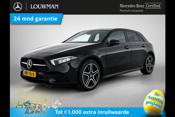 Mercedes-Benz A-Klasse 250 e AMG Plug-In Hybride AMG Line | Night Pakket | Sfeerverlichting |Stoelverwarming | Achteruitrijcamera | Ledkoplampen. MB-paasweekend
