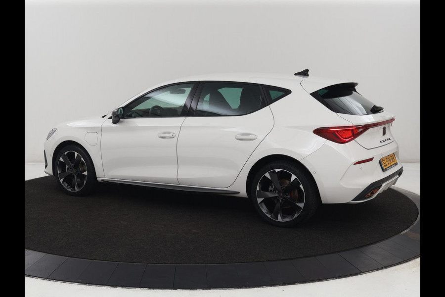 CUPRA Leon 1.4 eHybrid | SOH 90% | Carplay | Stoelverwarming | Adaptive cruise | Memory | Camera | Sfeerverlichting | Keyless | Sportstoelen | Navigatie | Full LED | Parkeerhulp | PHEV | Plug In