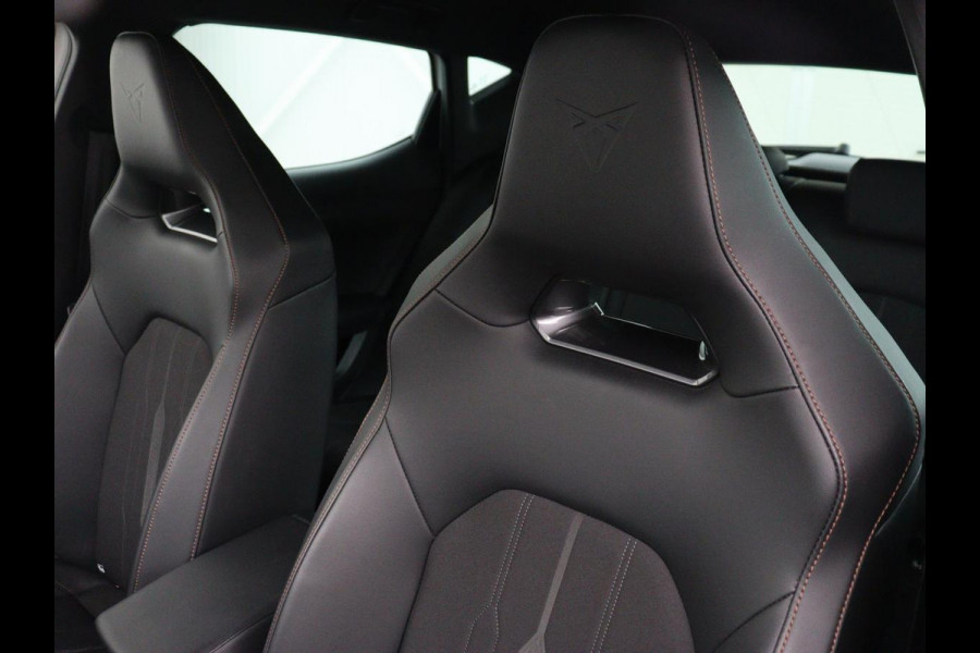 CUPRA Leon 1.4 eHybrid | SOH 90% | Carplay | Stoelverwarming | Adaptive cruise | Memory | Camera | Sfeerverlichting | Keyless | Sportstoelen | Navigatie | Full LED | Parkeerhulp | PHEV | Plug In