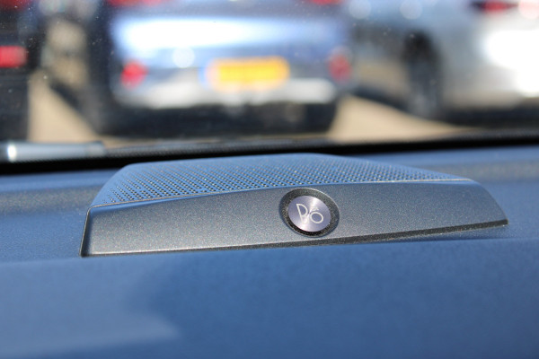 Ford Puma 1.0 EcoBoost Hybrid ST-Line X First Edition | Trekhaak | Adaptieve cruise | BLIS | Camera | Winterpack