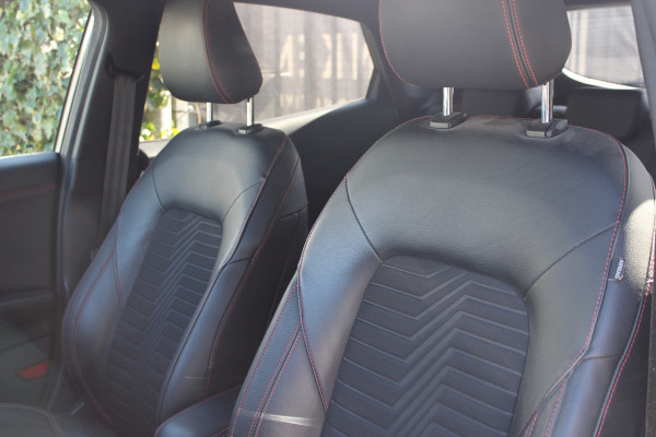 Ford Puma 1.0 EcoBoost Hybrid ST-Line X First Edition | Trekhaak | Adaptieve cruise | BLIS | Camera | Winterpack