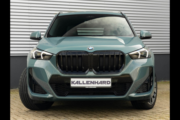 BMW X1 sDrive18i M-Sport Pro - Pano - Massage Zetel - Trekhaak - ACC