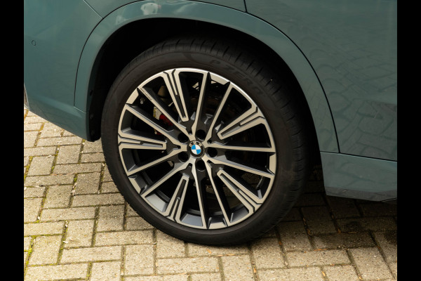 BMW X1 sDrive18i M-Sport Pro - Pano - Massage Zetel - Trekhaak - ACC
